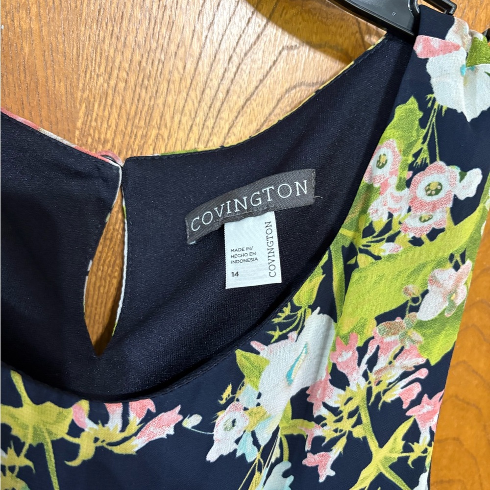 Covington Feminine Floral Maxi Dress - Picture 10 of 10